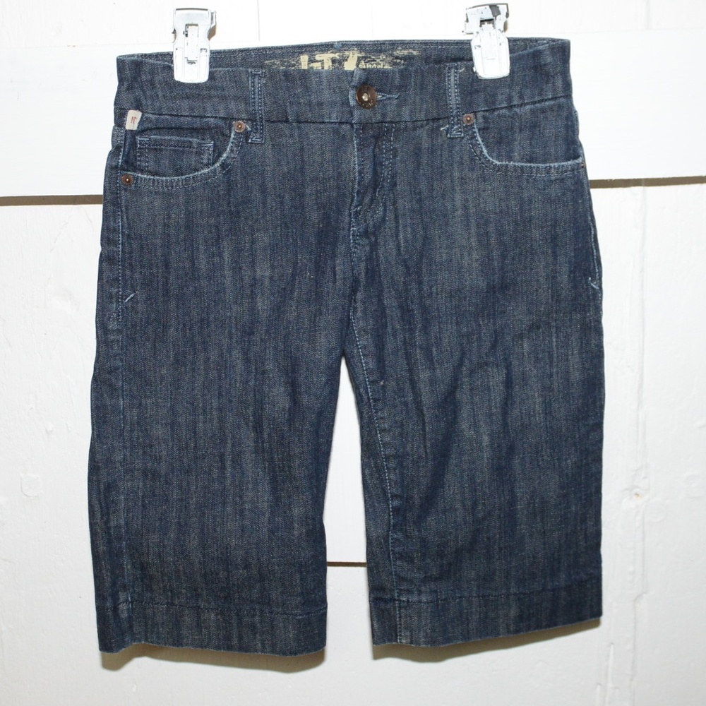 !It Los Angeles womens bermudas size 27
